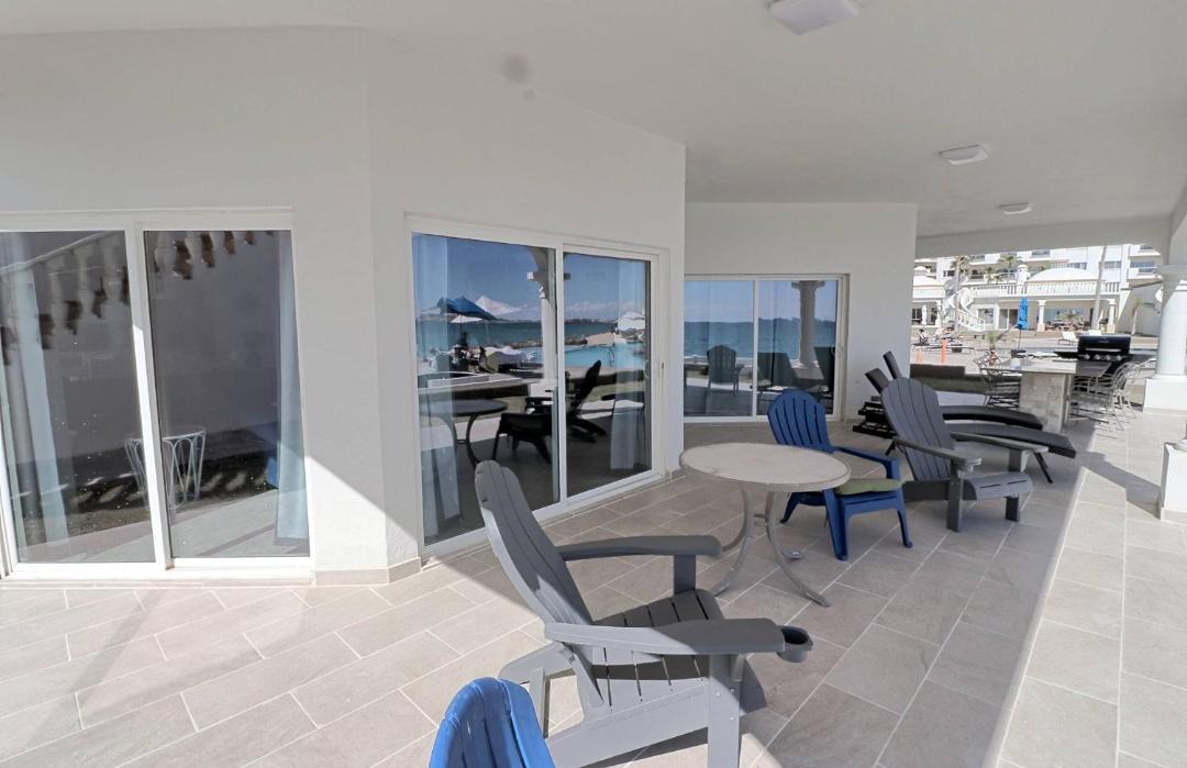 Photo of Livingroom in Sandy Beach