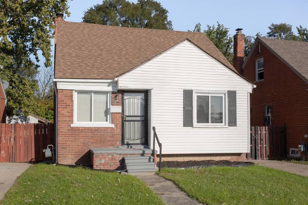 Photo of Buildings in Dearborn Heights