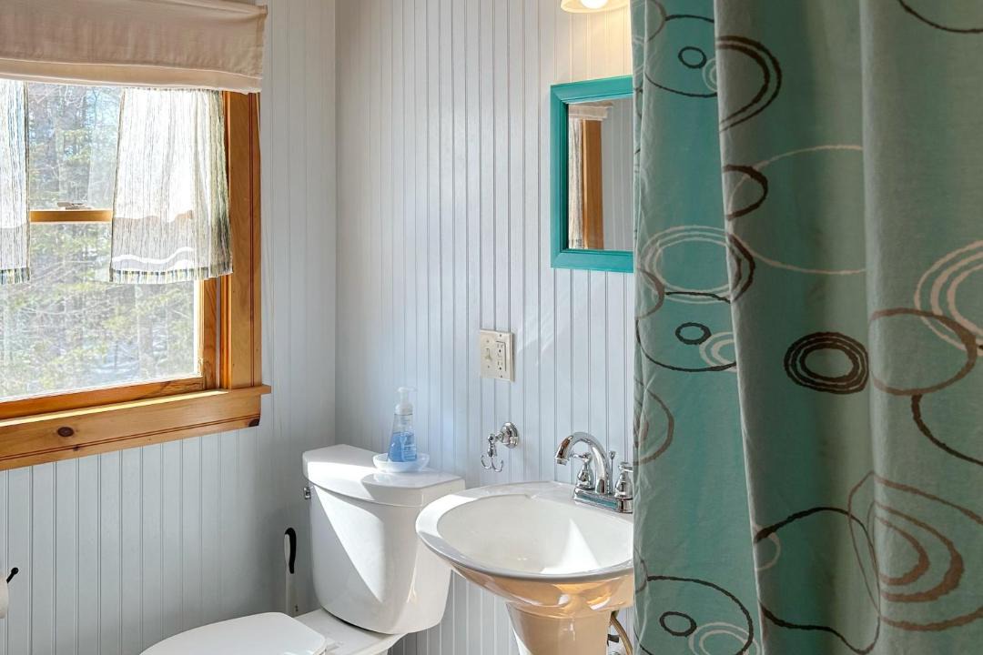 Photo of Bathroom in Warren