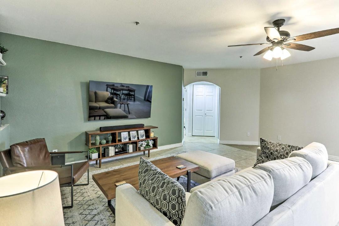 Photo of Livingroom in Camelback East