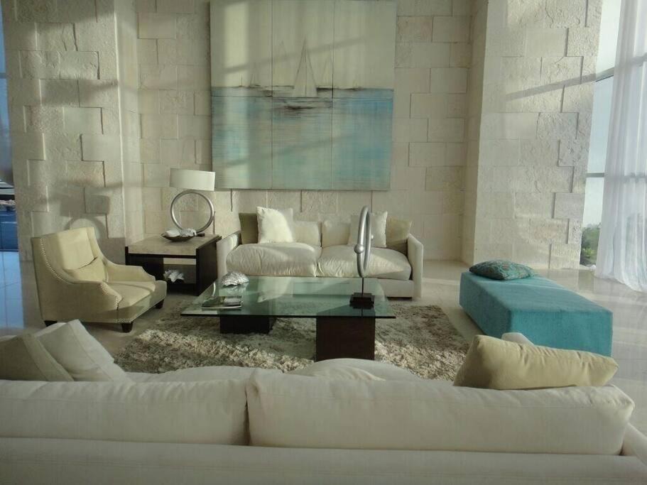 Photo of Livingroom in Cerritos