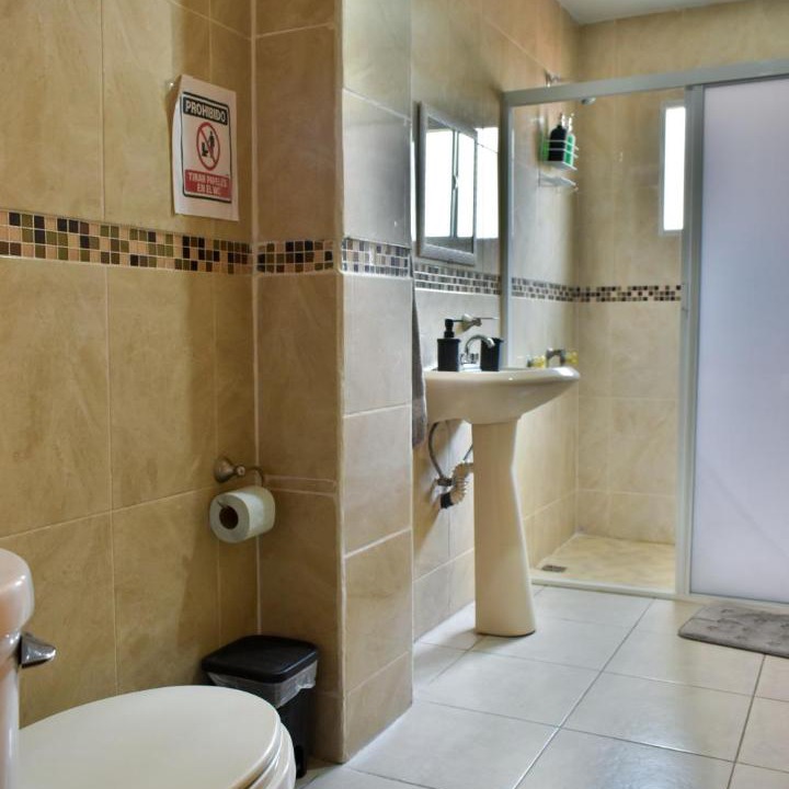 Photo of Bathroom in Leon