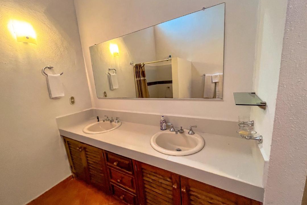 Photo of Bathroom in South Shore Hotel Area