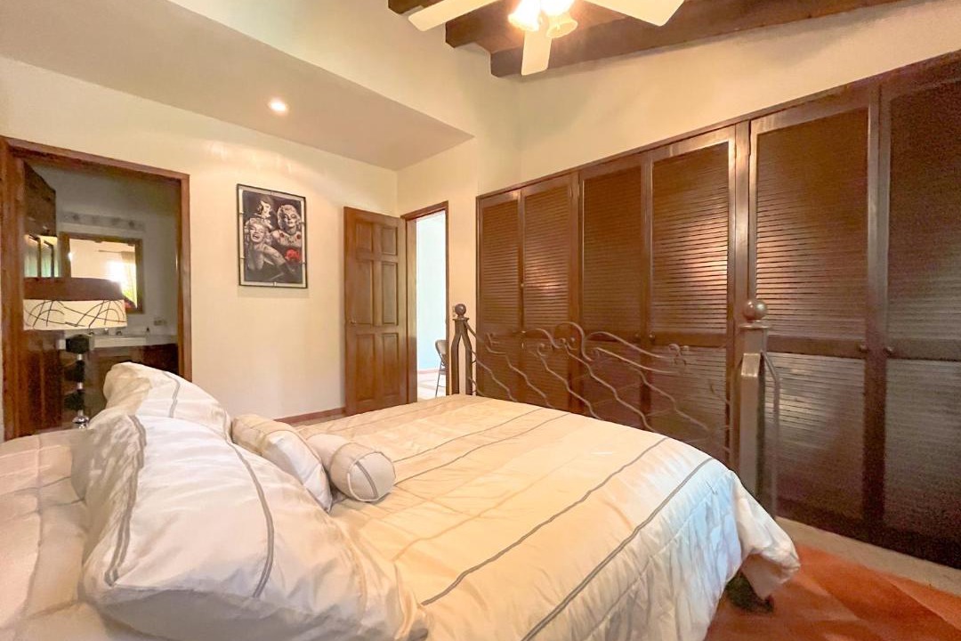 Photo of Bedroom in South Shore Hotel Area