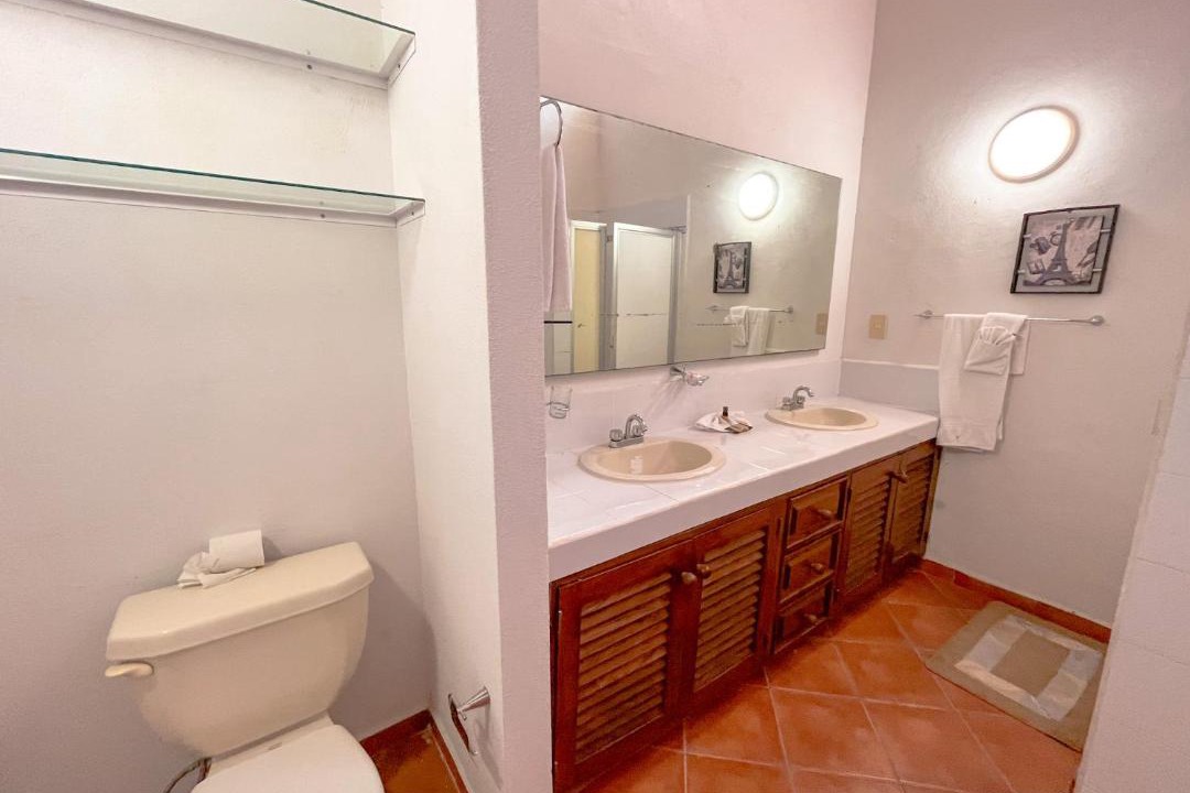 Photo of Bathroom in South Shore Hotel Area