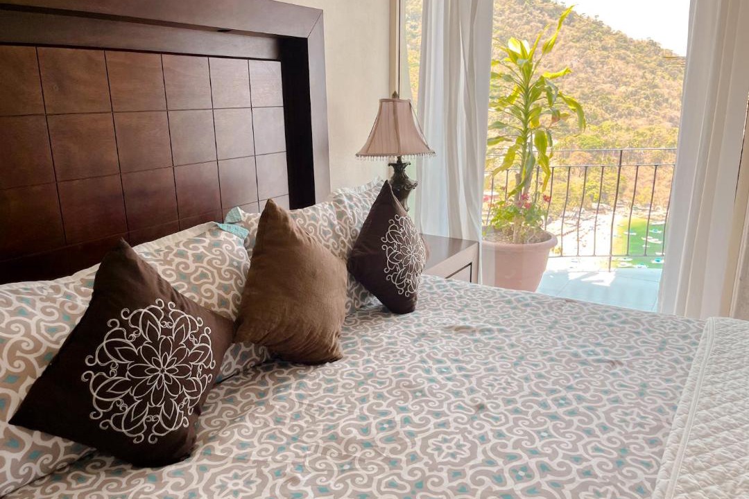 Photo of Bedroom in South Shore Hotel Area