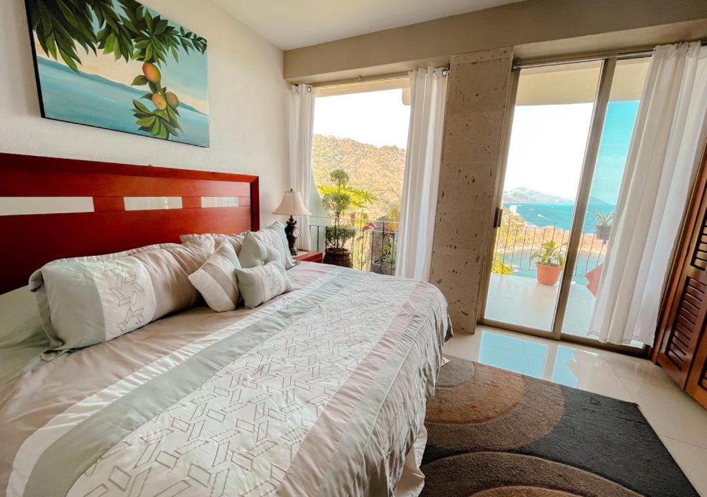 Photo of Bedroom in South Shore Hotel Area