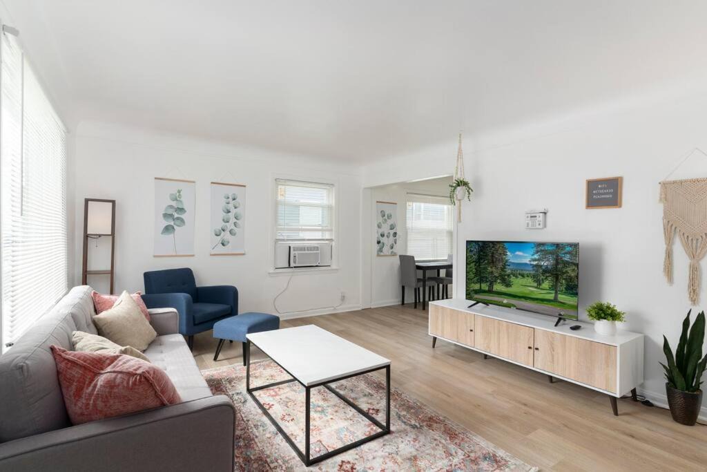 Photo of Livingroom in Royal Oak