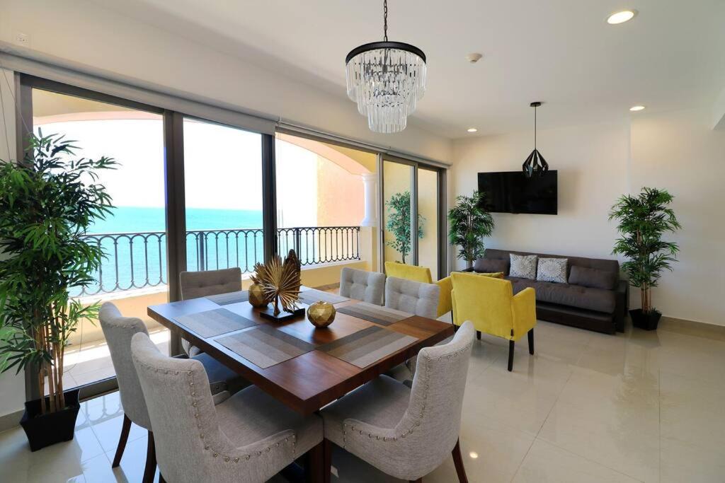 Photo of Livingroom in Marina Mazatlan
