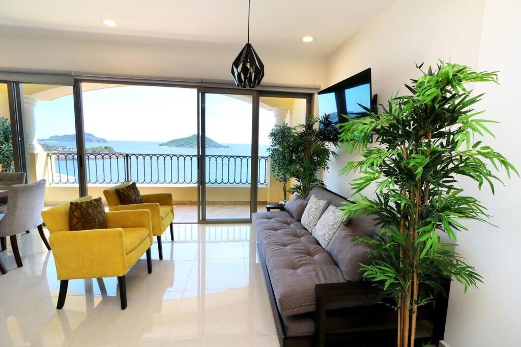 Photo of Livingroom in Marina Mazatlan