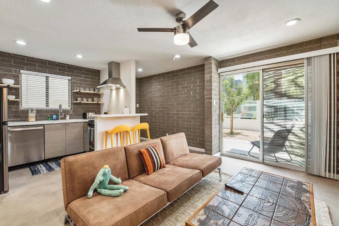 Photo of Livingroom in Evans Churchill
