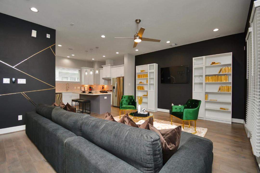 Photo of Livingroom in Northside