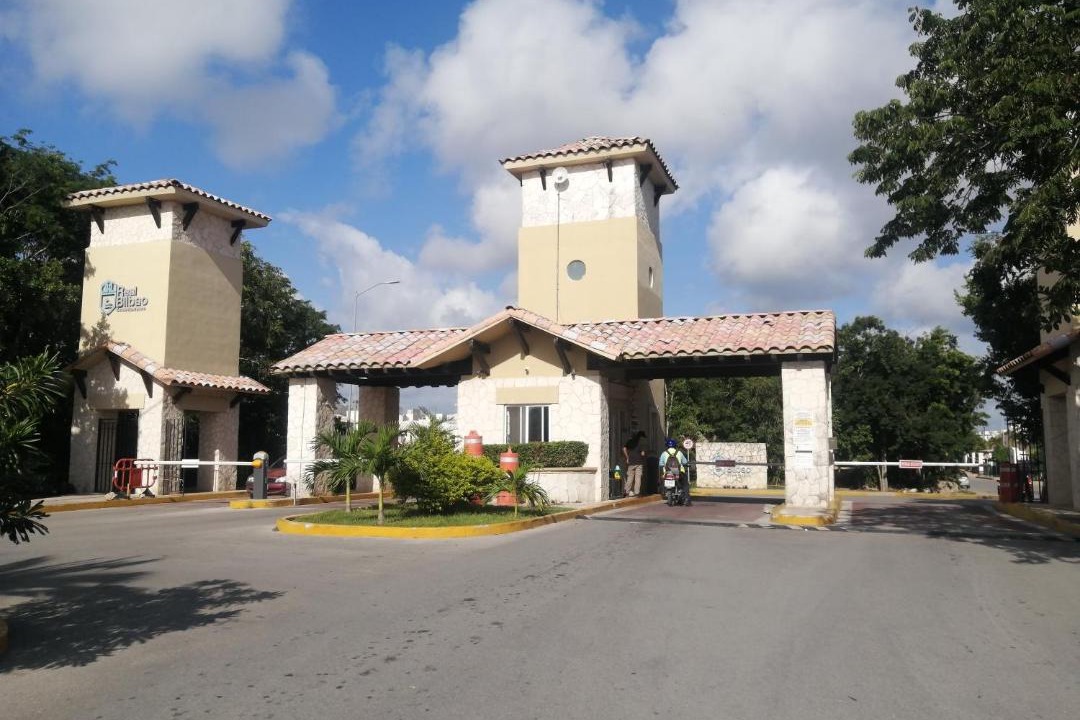 Photo of Buildings in Puerto Juarez