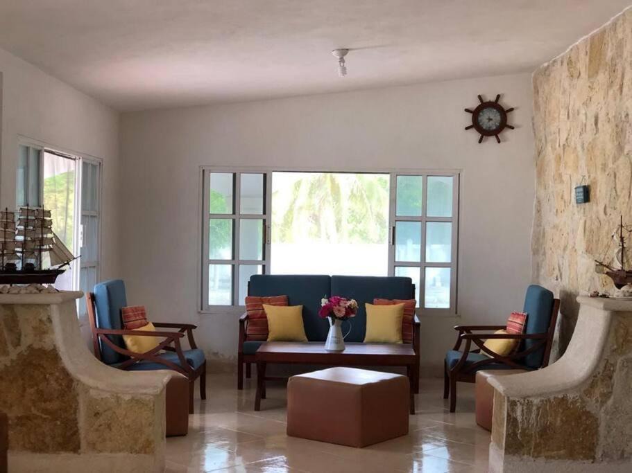 Photo of Livingroom in Chicxulub Puerto