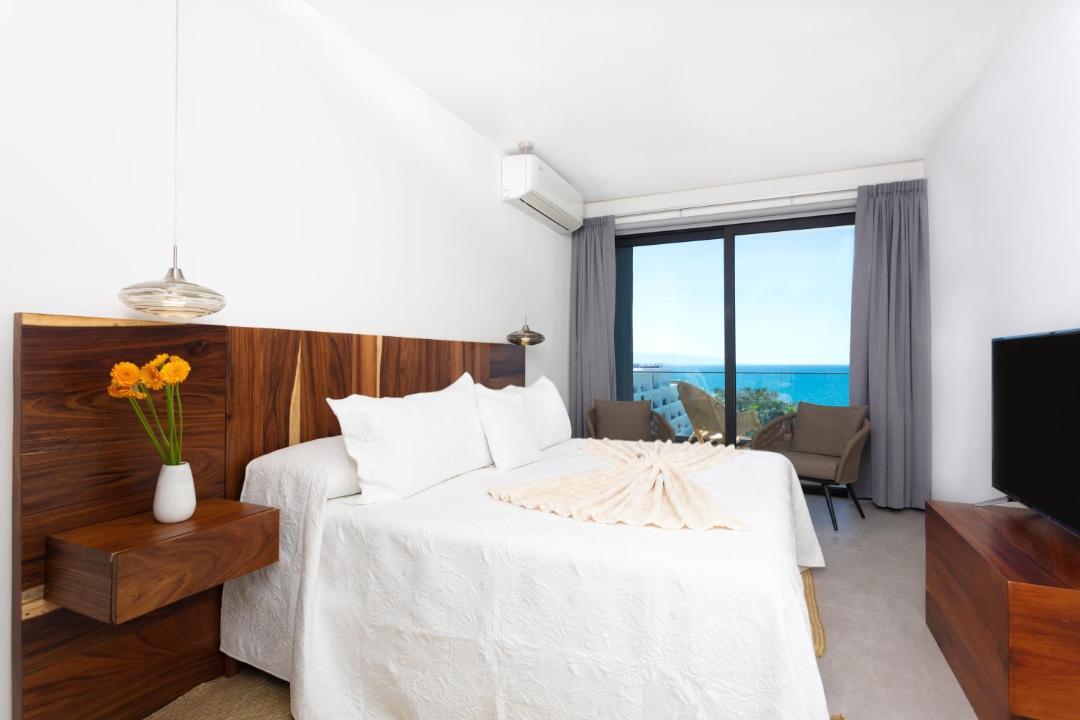 Photo of Bedroom in Flamingos