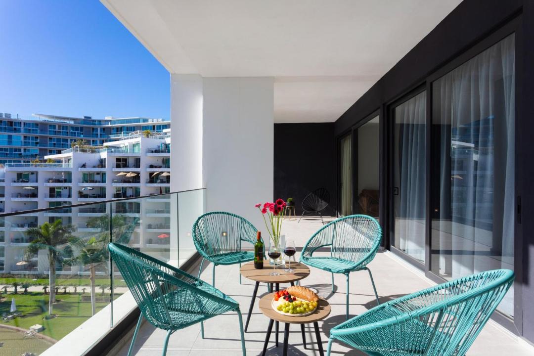 Photo of Patio Balcony in Flamingos