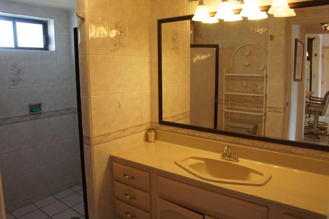 Photo of Bathroom in Marina Real