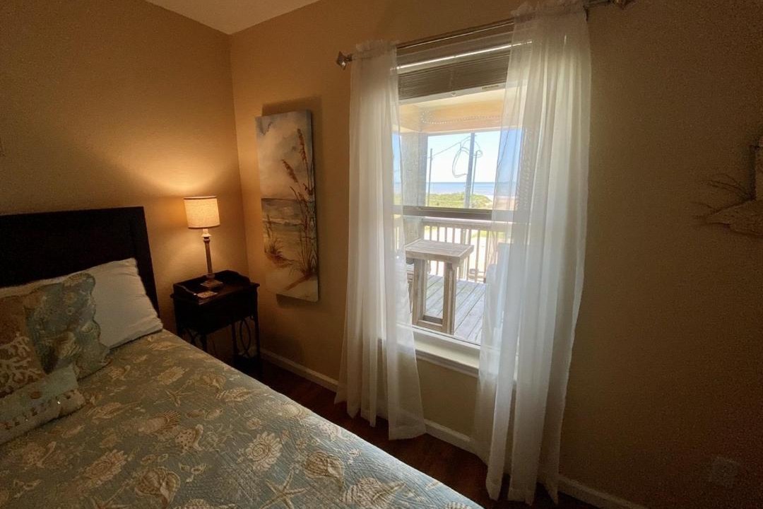 Photo of Bedroom in Crystal Beach