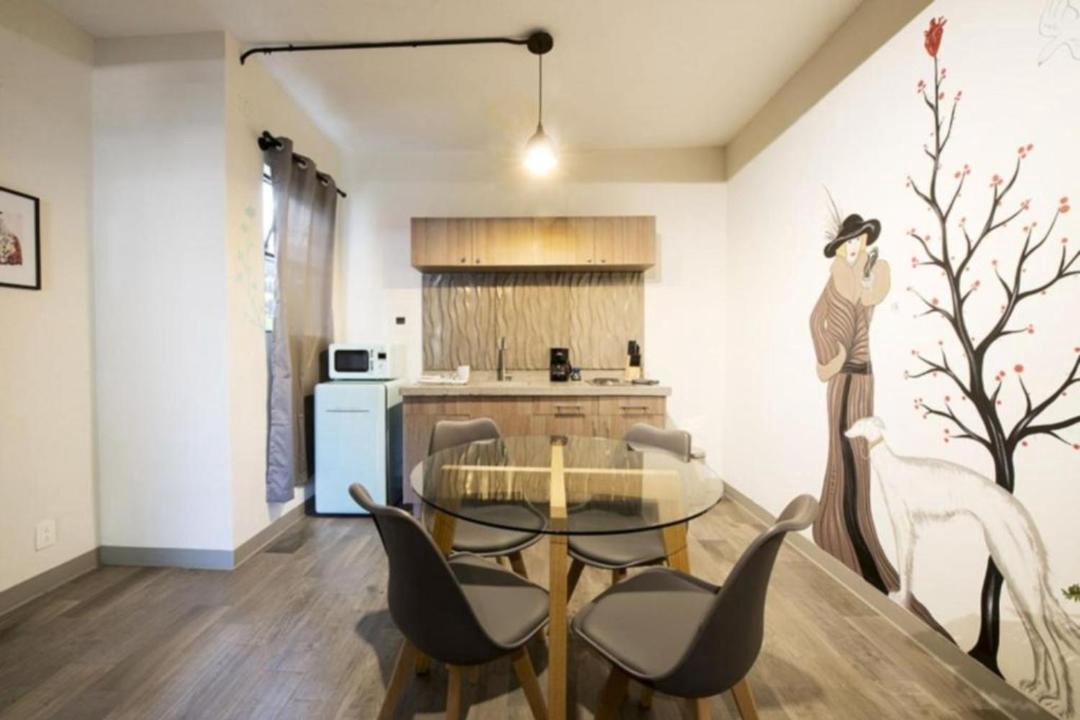 Photo of Livingroom in Anahuac