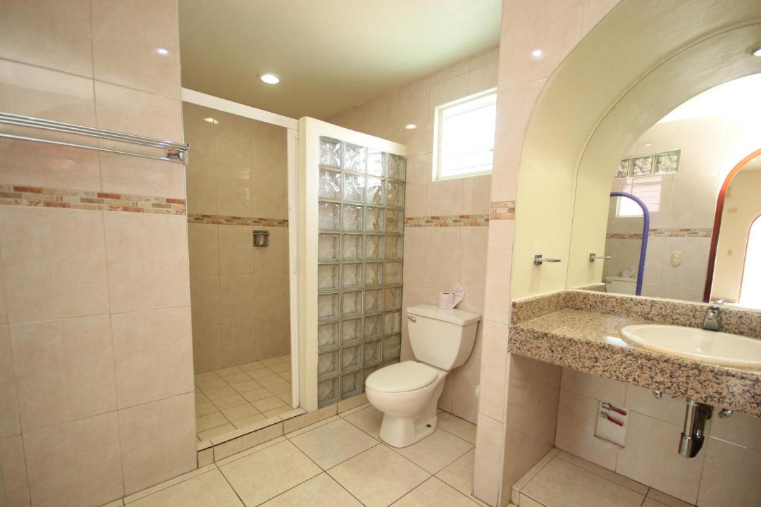 Photo of Bathroom in R