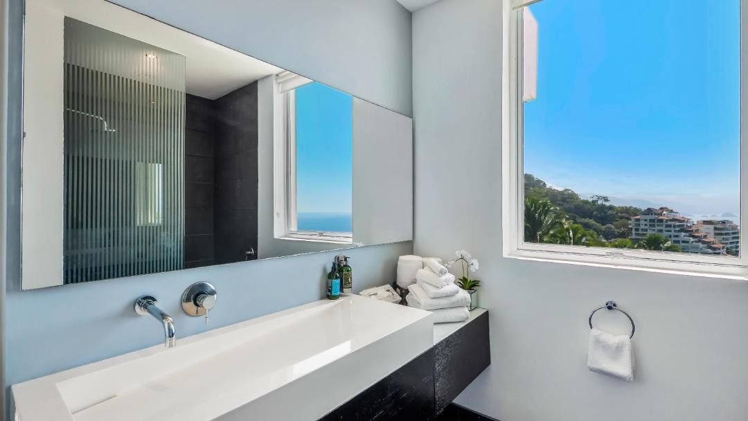 Photo of Bathroom in Romantic Zone
