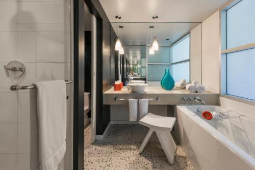Photo of Bathroom in Arts District
