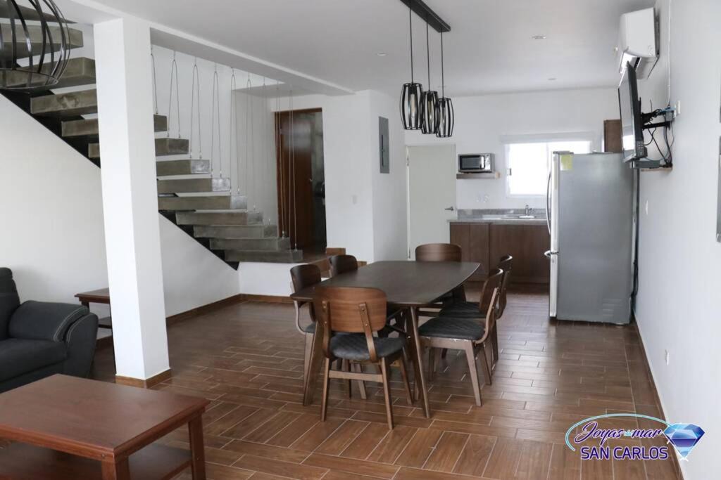 Photo of Livingroom in San Carlos