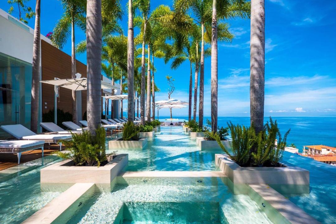 Photo of Outdoor in Romantic Zone