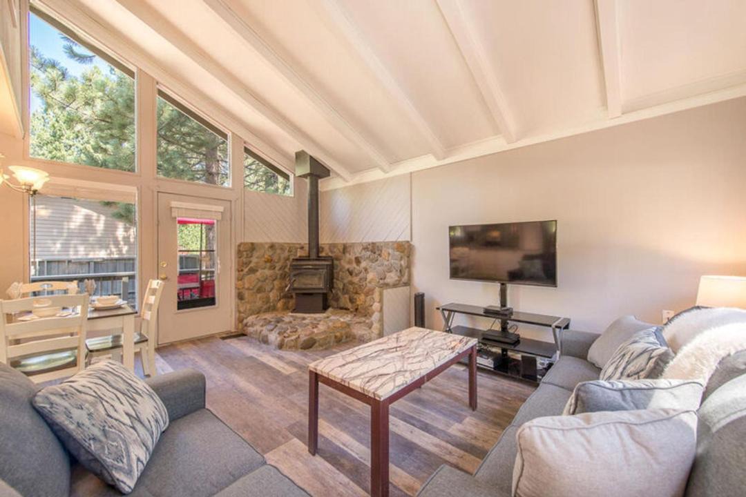 Photo of Livingroom in Truckee