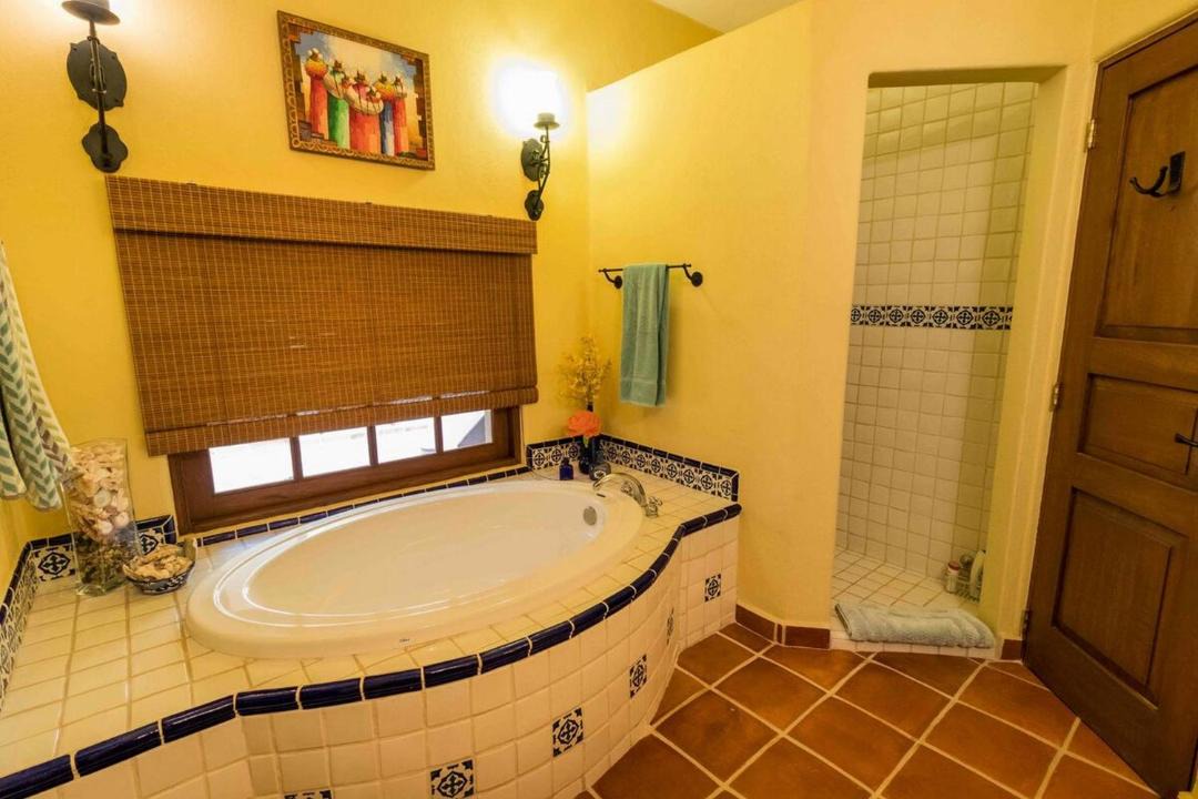 Photo of Bathroom in Nopolo