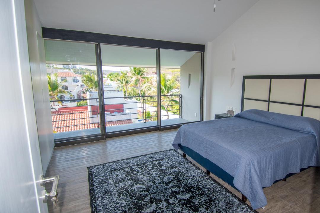 Photo of Bedroom in R
