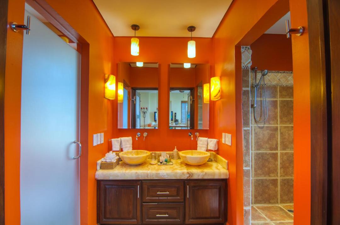 Photo of Bathroom in Romantic Zone