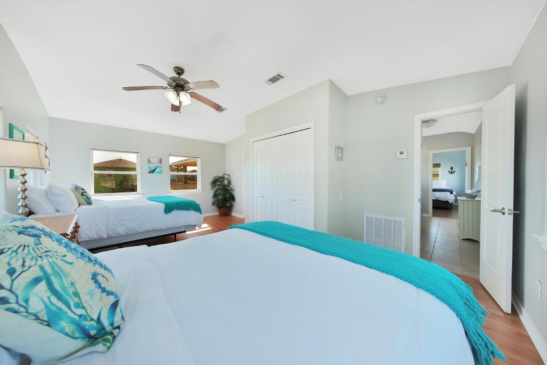 Photo of Bedroom in Crystal Beach
