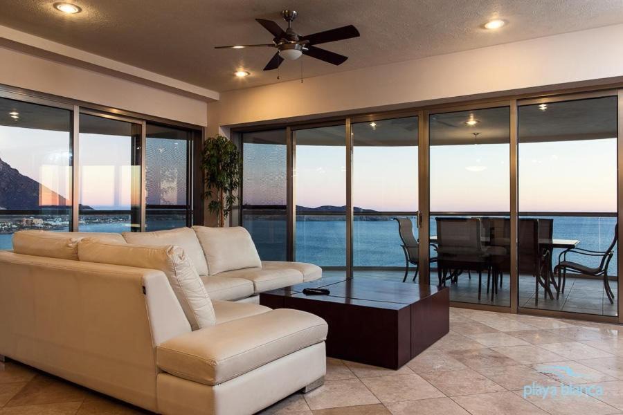 Photo of Livingroom in San Carlos