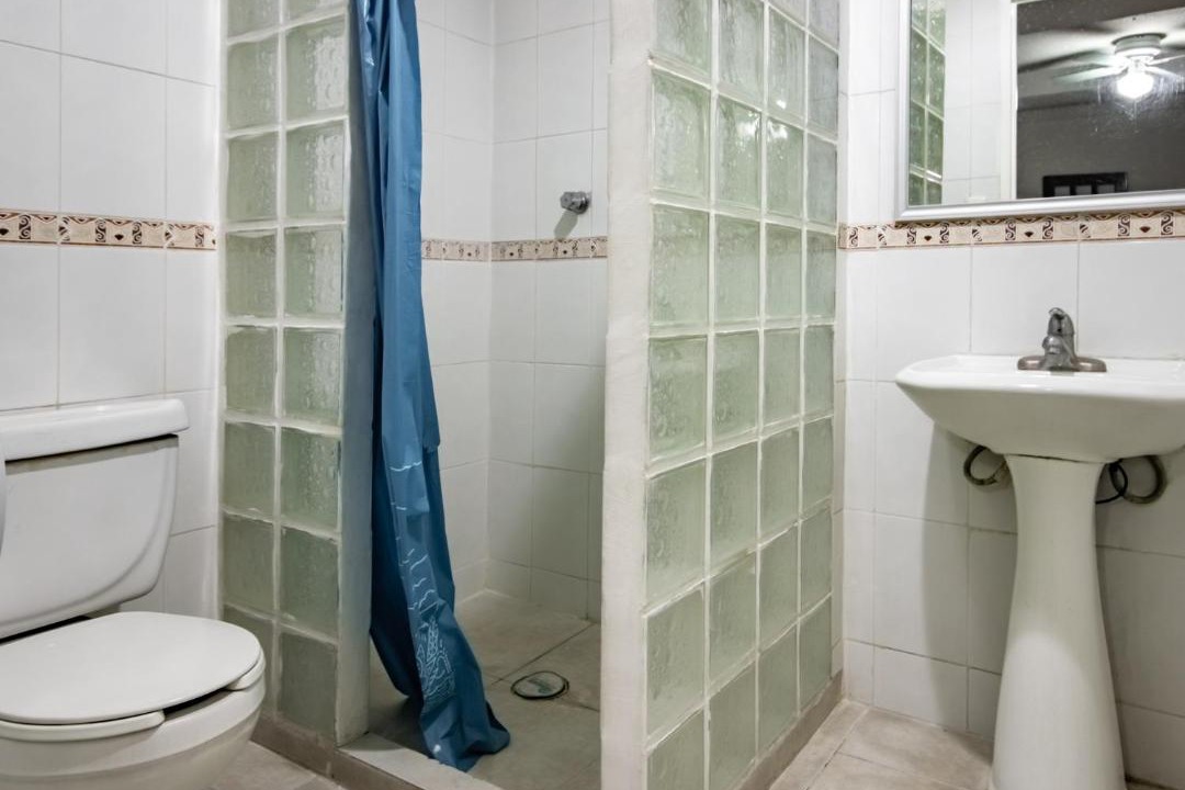 Photo of Bathroom in Leon