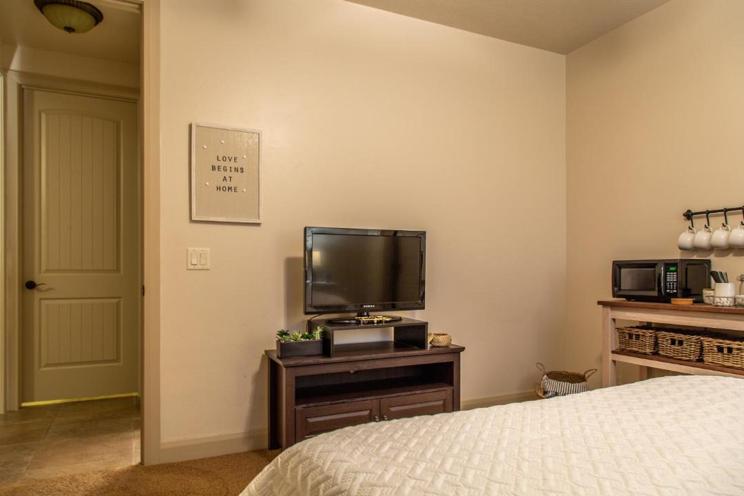 Photo of Bedroom in Hurricane