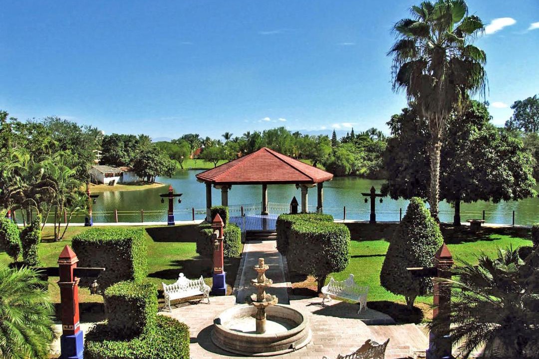 Photo of Others in Flamingo