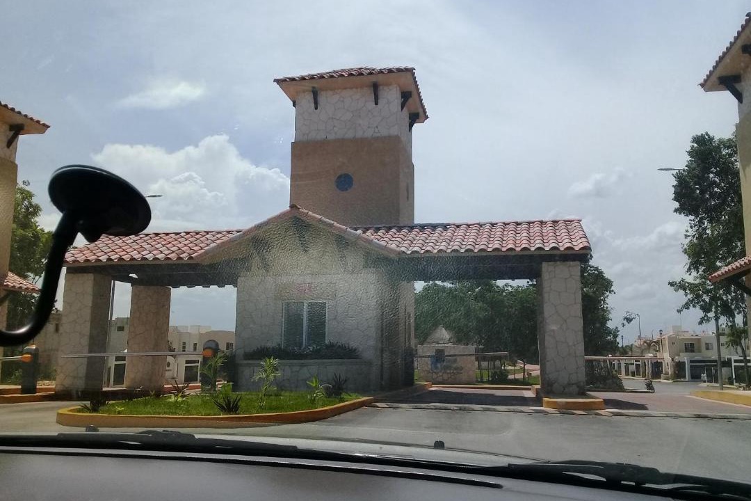 Photo of Buildings in Puerto Juarez