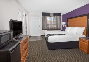 Baymont by Wyndham Greenville Woodruff Rd