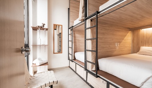 Alfaro Siqueiros (4 People Mixed Dorm)