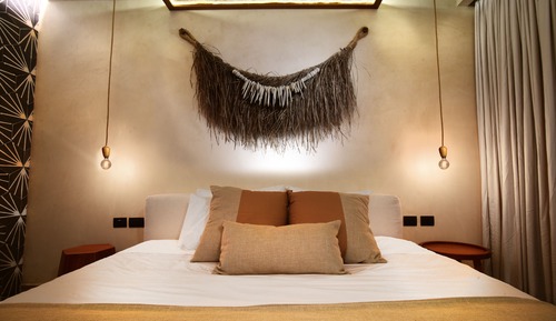 Deluxe Room, 1 King Bed, Garden View