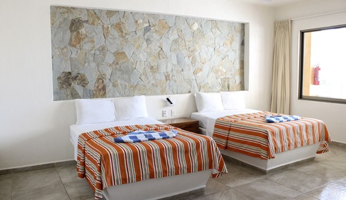 Family Room, 2 Bedrooms