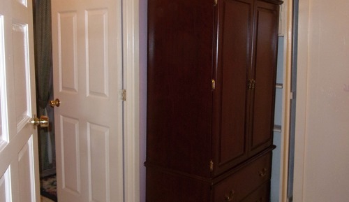 Suite 3, Queen Bed separate kitchen and living room