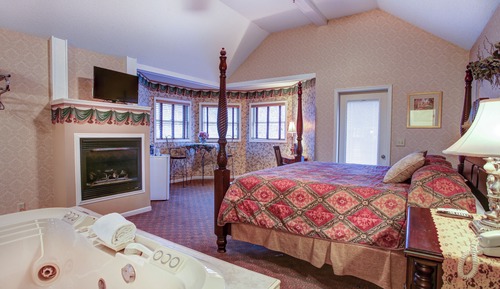 Executive Suite, 1 King Bed with Sofa bed, Non Smoking, Jetted Tub (3rd Floor)