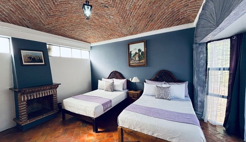 Deluxe Suite, 2 Queen Beds, Garden View