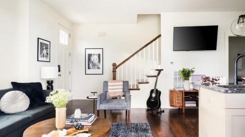 Six-Bedroom Apartment