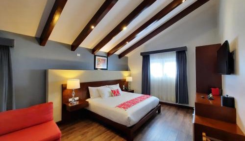 Deluxe Suite with Spa Bath