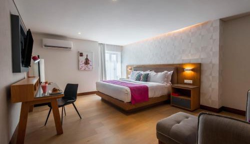 Deluxe King Suite