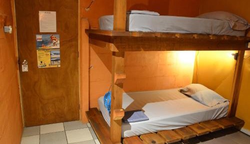 Private Room (2 Bunk Beds) with Shared Bathroom 