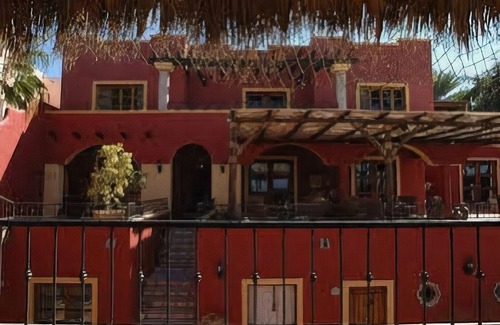 Esterito Hotel | Posada de las Flores La Paz